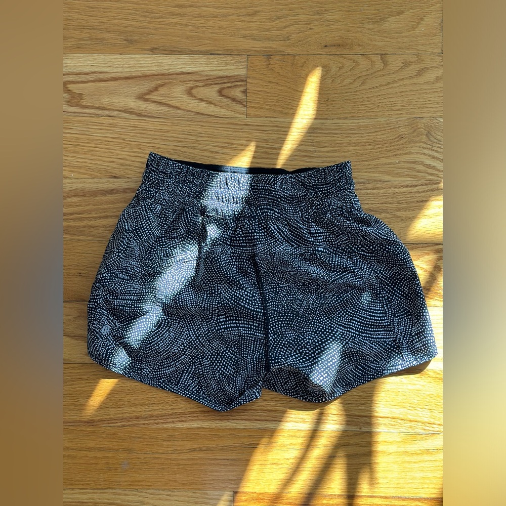 Lululemon Tracker Short V 4”